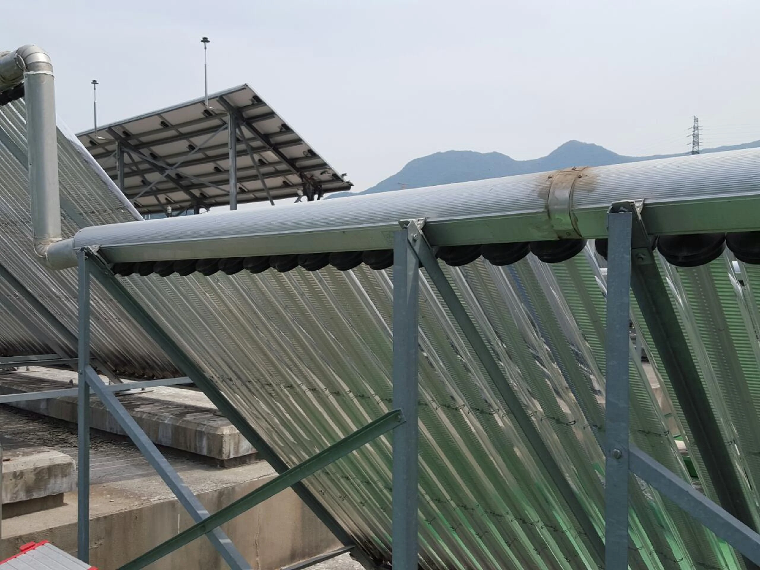 산업시설 옥상 태양열 집열기 설치 현장